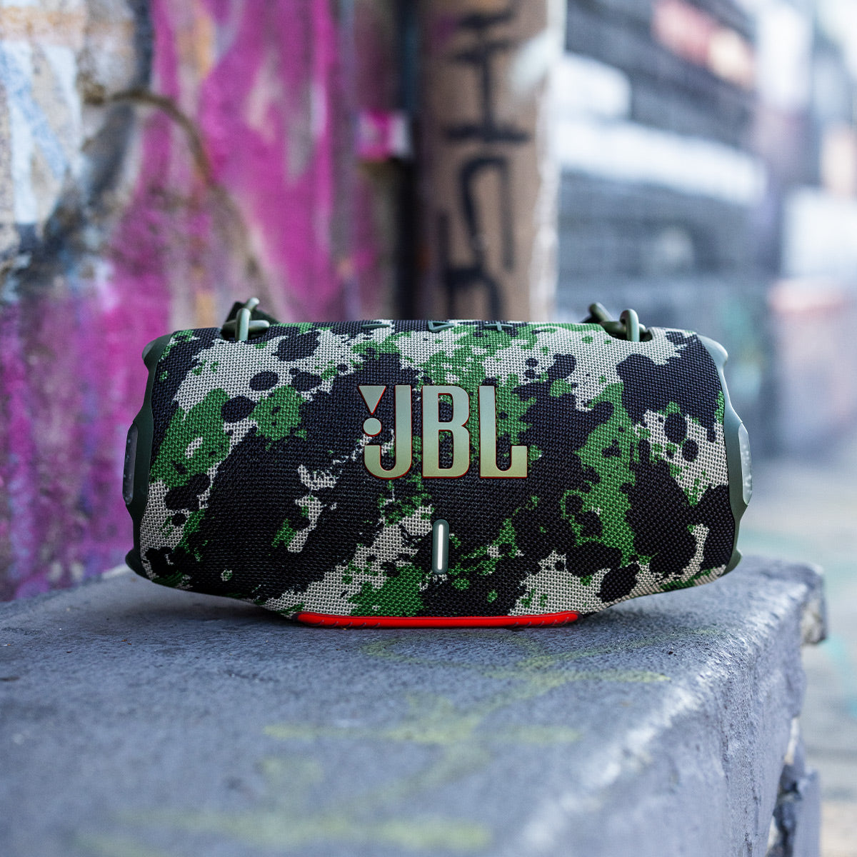 JBL Xtreme 4 Bluetooth Speaker with gSport Carbon Fiber Case (Camo)