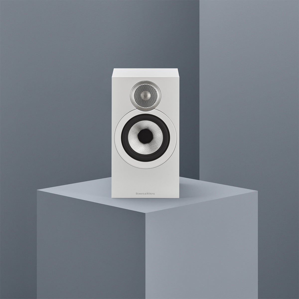 Bowers & Wilkins 607 S3 2-Way Bookshelf Speakers with 5" Continuum Cone Drivers - Pair (White)