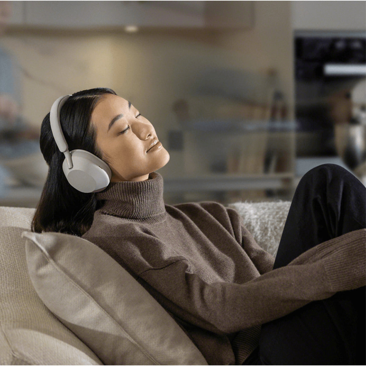 Sony WH-1000XM5 Silver Wireless Noise-Canceling Headphones, Personal Audio, Computers and Gadgets