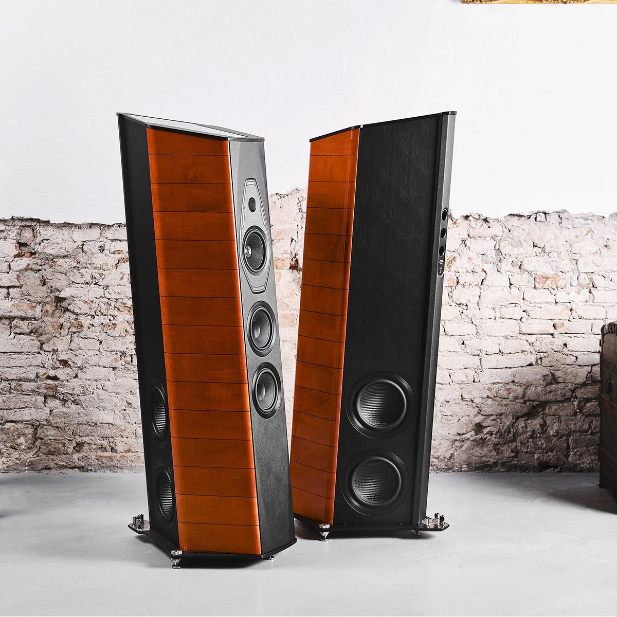 Sonus faber IL Cremonese Ex3Me Floorstanding Speakers - Pair (Red Violin)